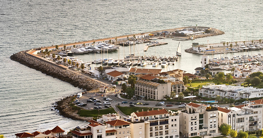 Club Nautic Sitges beach wedding venue