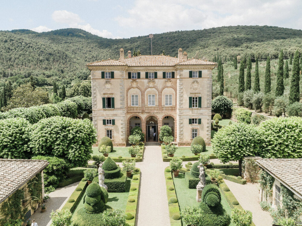 indian wedding italy villa cetinale