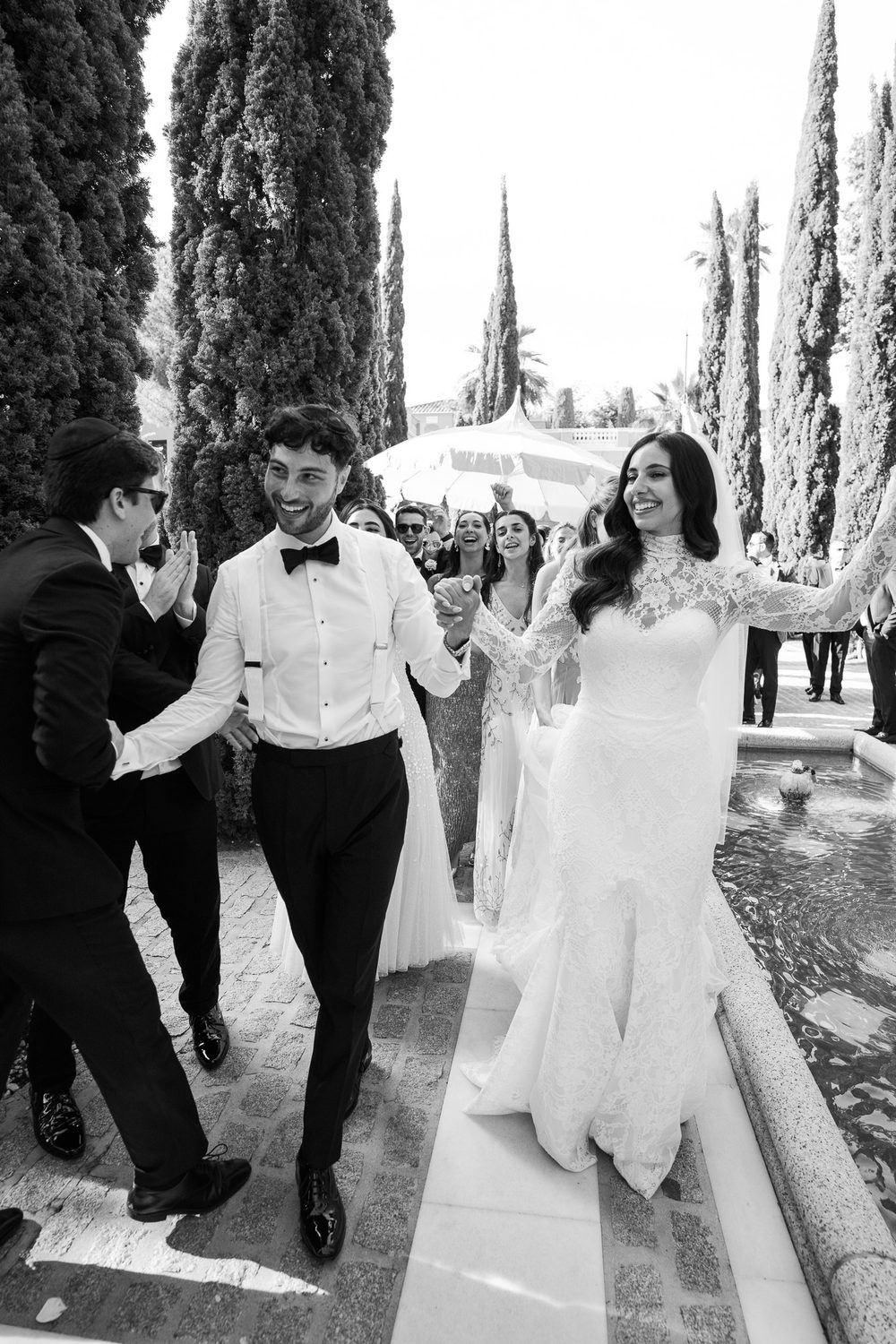 Jewish wedding photography Spain, candid reception detail